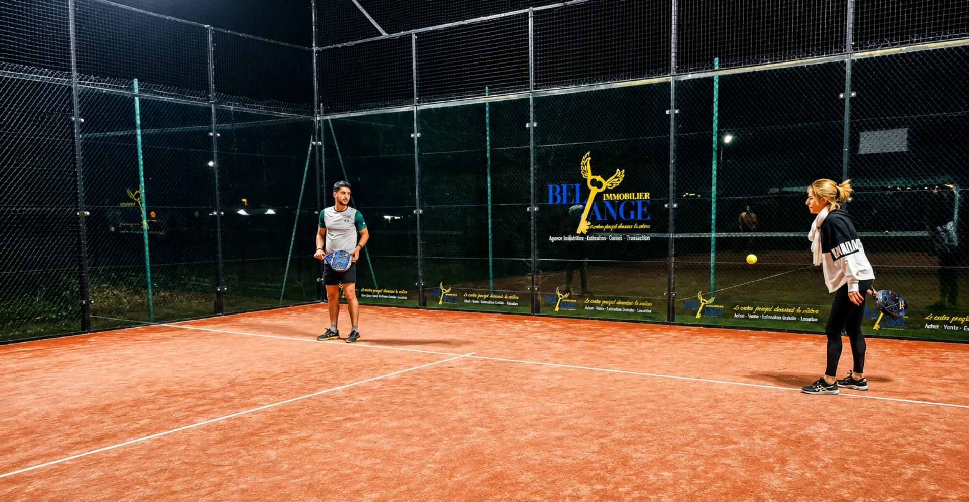 Match de padel en nocturne organisé par le RC Padel en Ardèche